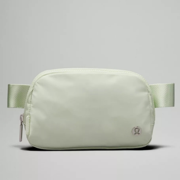 lululemon athletica Handbags - 🆕️ LULULEMON EVERYWHERE BELT BAG  - KOHLRABI GREEN/WHITE